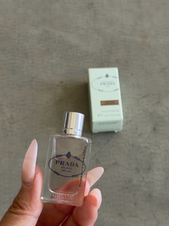 Prada Other - Prada / Infusion de Vanille / Mini EDP 7.5ml